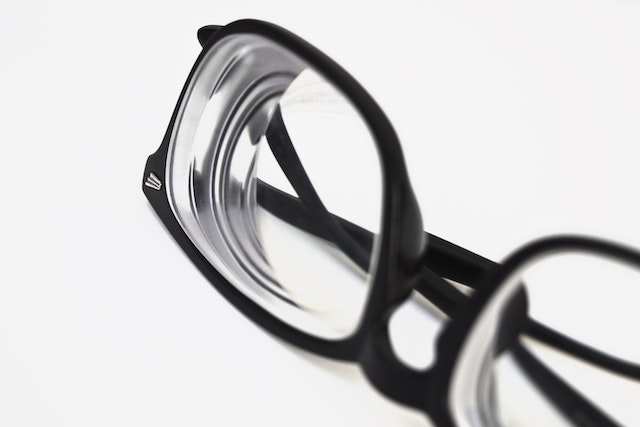 Blijf stijlvol met deze 5 unieke brillentrends van 2024